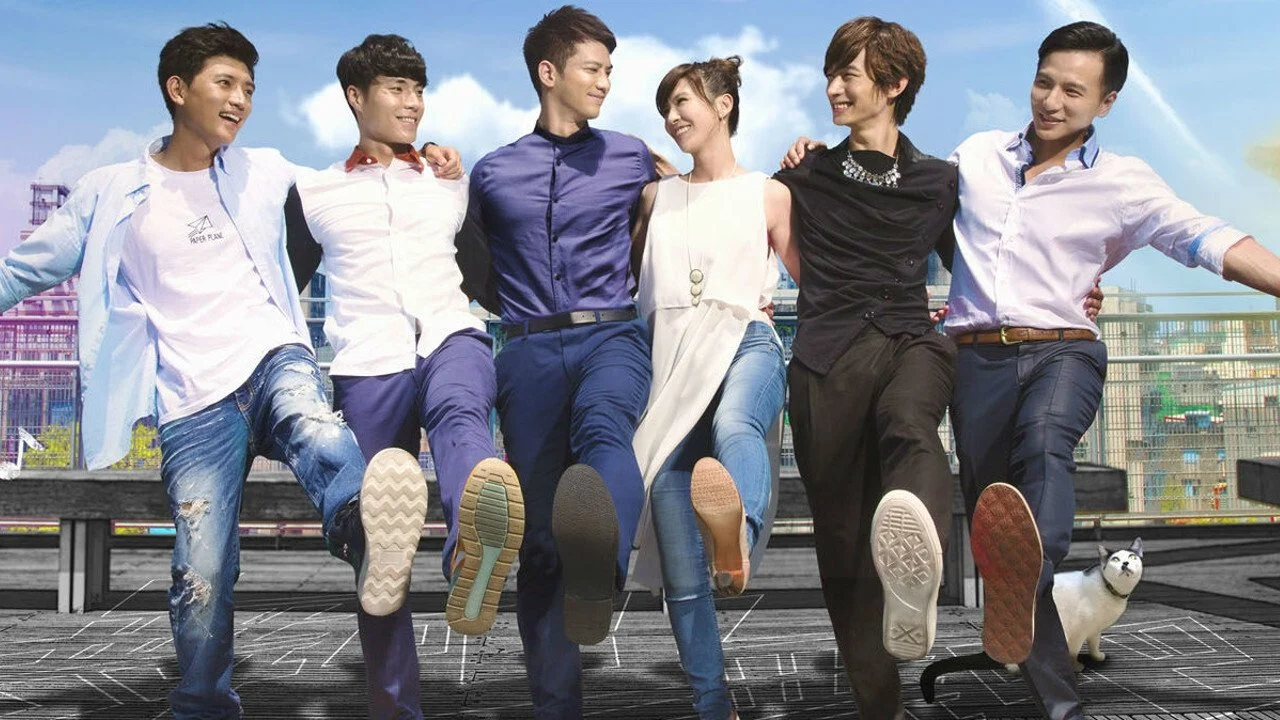 Lại Gần Bên Anh